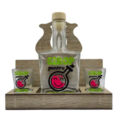 Sirop pentru fericire, suport din lemn cu sticla si 2 pahare, model hgs116